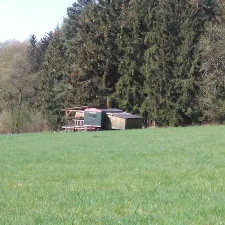Maringotka Ticha Lüks kamp alanı Dvůr Králové nad Labem
