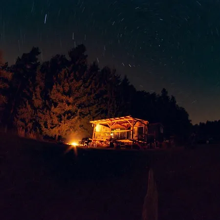 Maringotka Ticha Luxe tent Dvůr Králové nad Labem