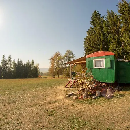 Luxury tent Maringotka Ticha Dvur Kralove nad Labem