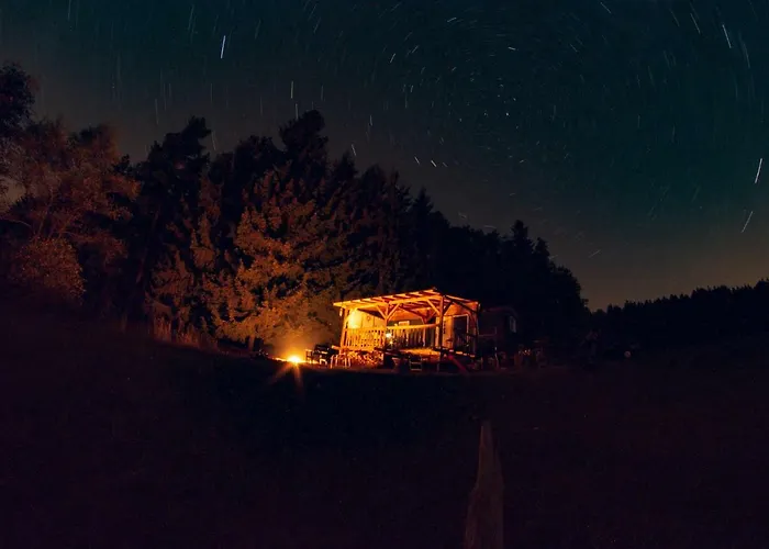 Maringotka Ticha Luxussátor Dvůr Králové nad Labem